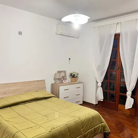 Apartment Casa Di Zoe: Bike-friendly With Bbq Garden