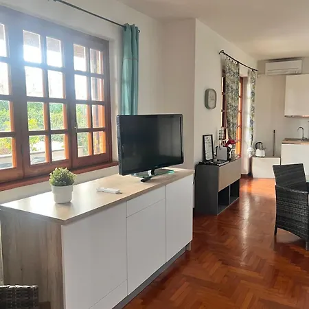 Casa Di Zoe: Bike-friendly With Bbq Garden Apartment Civita Castellana